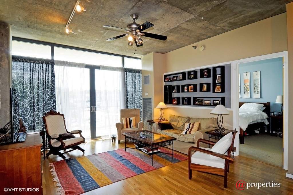 321 S Sangamon Street #303 Chicago, Illinois 60607 - Living Room