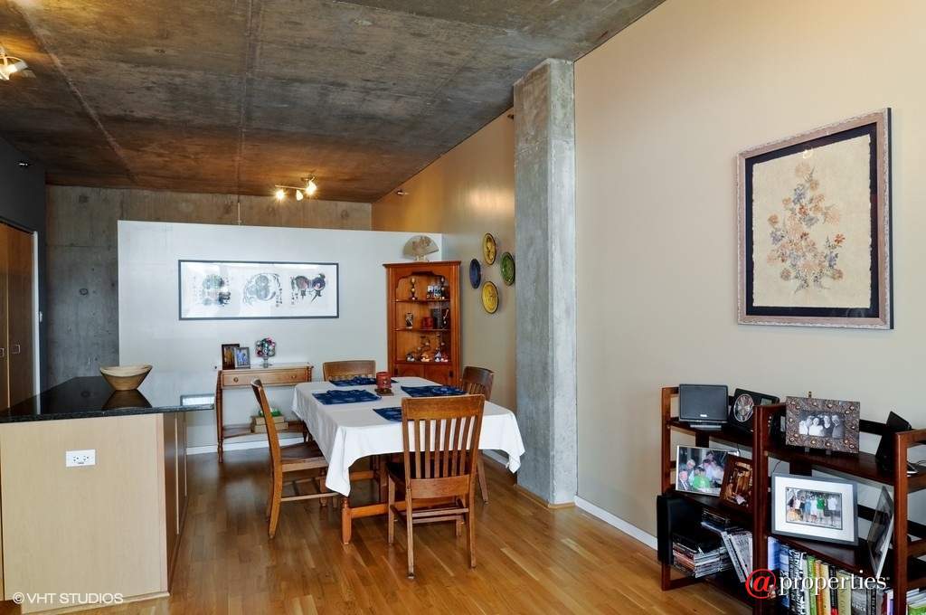 321 S Sangamon Street #303 Chicago, Illinois 60607 - Dining Room