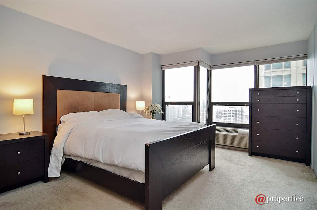 30 E Huron Street #2607 Chicago, Illinois 60611 - Master Bedroom