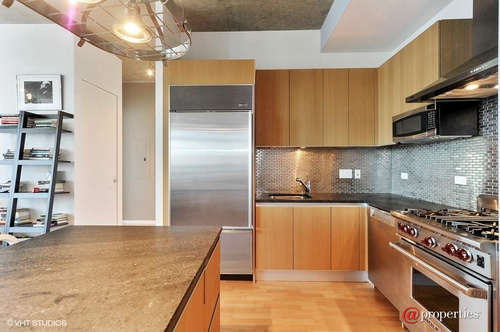 600 N Fairbanks Court #2303 Chicago, Illinois 60611 - Kitchen