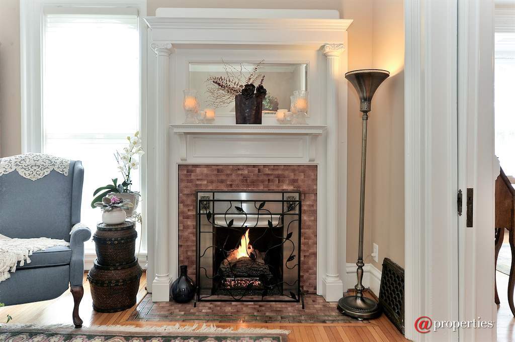 4132 N Keeler Avenue Chicago, Illinois 60641 - Gas Ventless Fireplace Detail