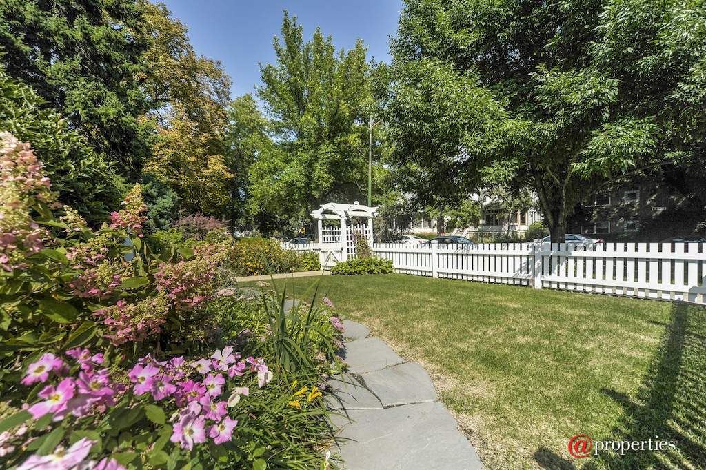 4132 N Keeler Avenue Chicago, Illinois 60641 - Front Yard