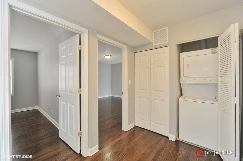 6433 N Damen Avenue #3E Chicago, Illinois 60645 - Laundry Room