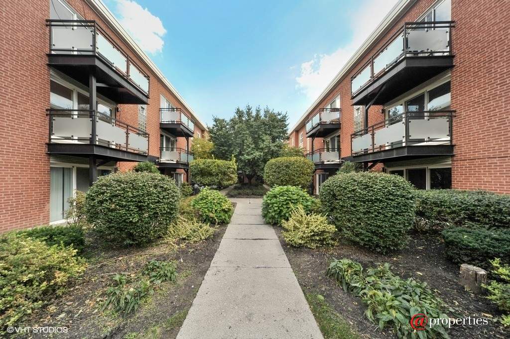 6433 N Damen Avenue #3E Chicago, Illinois 60645 - Front View