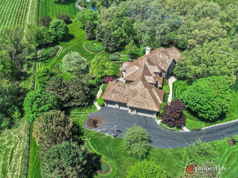 1740 Lakeview Terrace Libertyville, Illinois 60048 - Aerial View