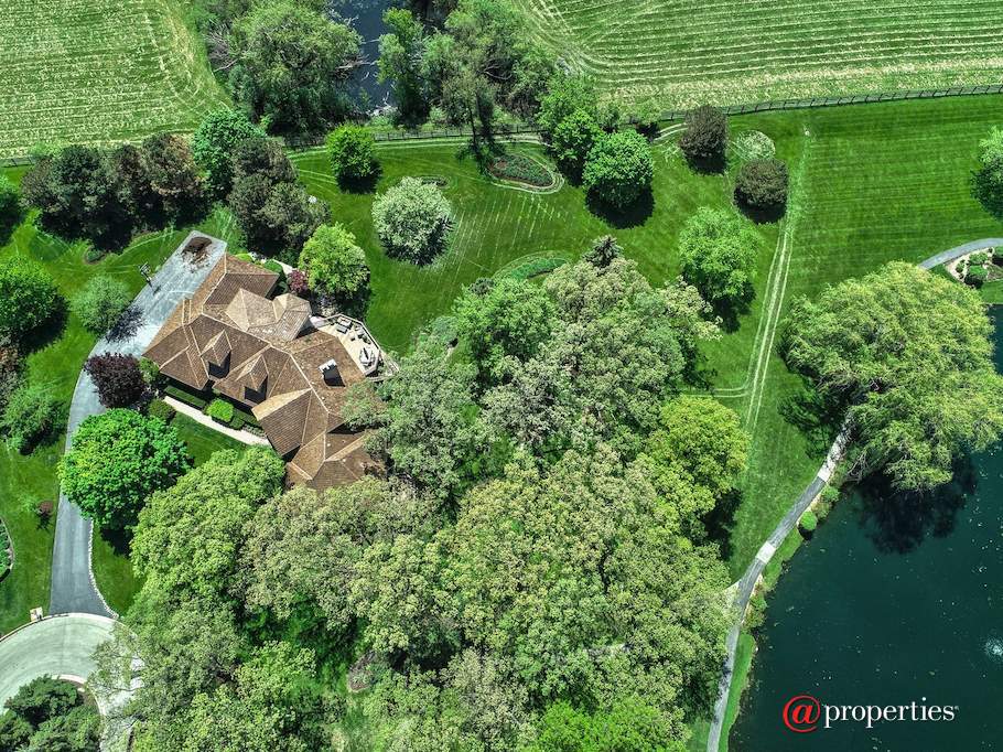 1740 Lakeview Terrace Libertyville, Illinois 60048 - Aerial View