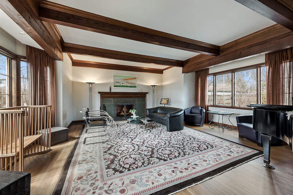 411 Orchard Lane Highland Park, Illinois 60035 - Living Room