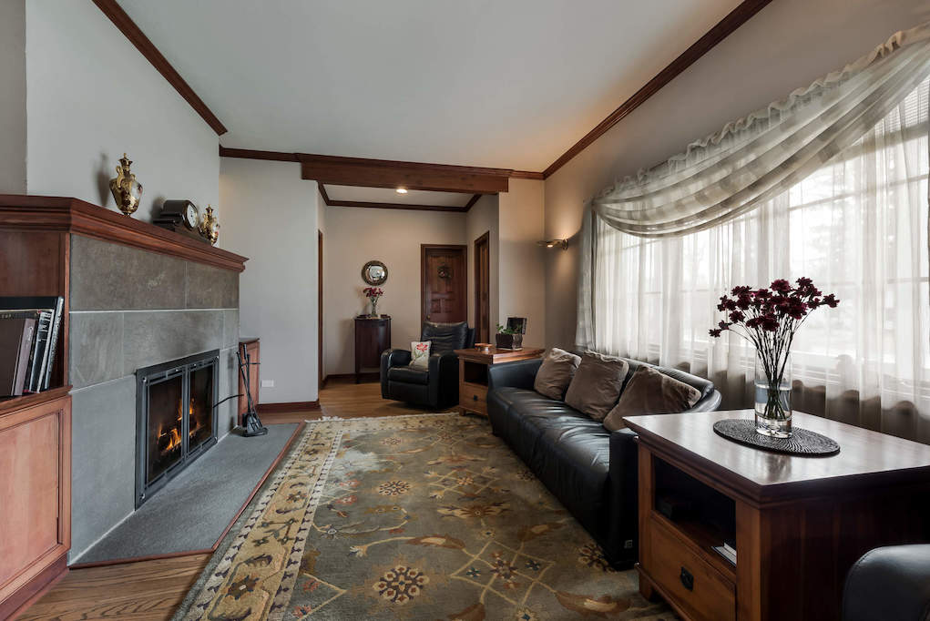 411 Orchard Lane Highland Park, Illinois 60035 - Family Room
