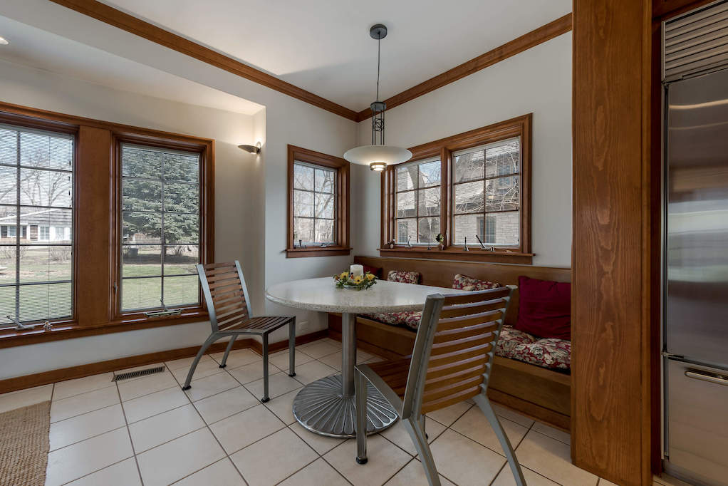 411 Orchard Lane Highland Park, Illinois 60035 - Breakfast Area