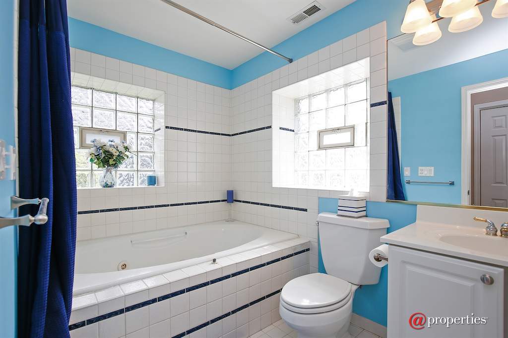 810 River Terrace Drive Johnsburg, Illinois 60051 - 3rd Bathroom