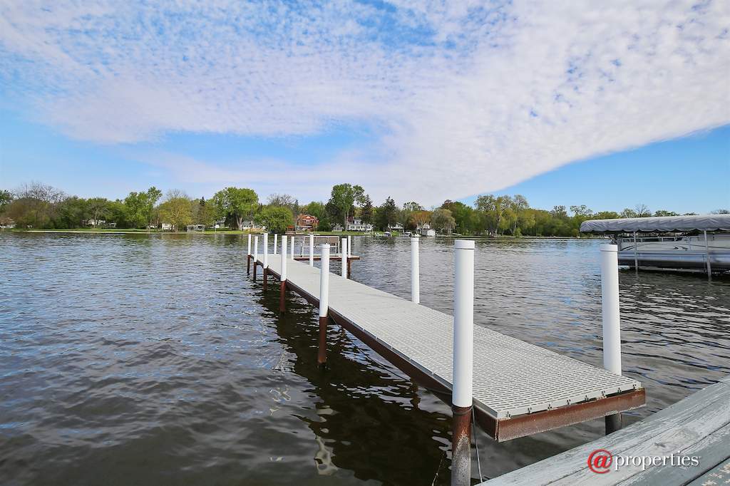 810 River Terrace Drive Johnsburg, Illinois 60051 - Dock