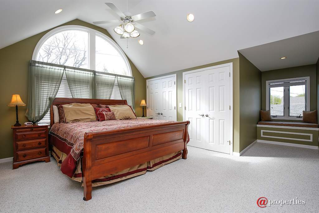 810 River Terrace Drive Johnsburg, Illinois 60051 - Master Bedroom
