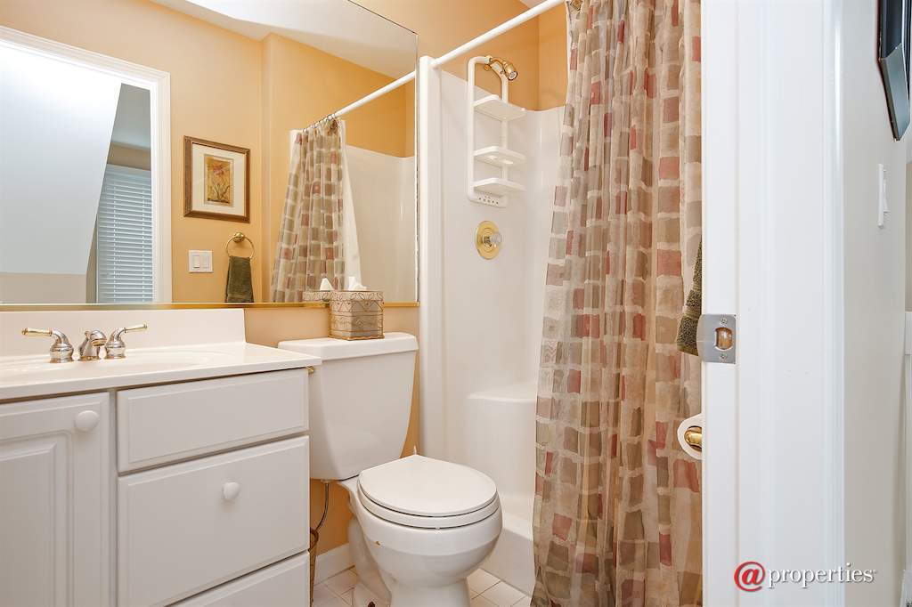810 River Terrace Drive Johnsburg, Illinois 60051 - 2nd Bathroom