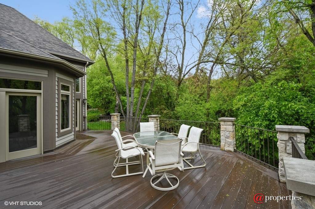 284 Fox Harbor Drive Trout Valley, Illinois 60013 - Terrace
