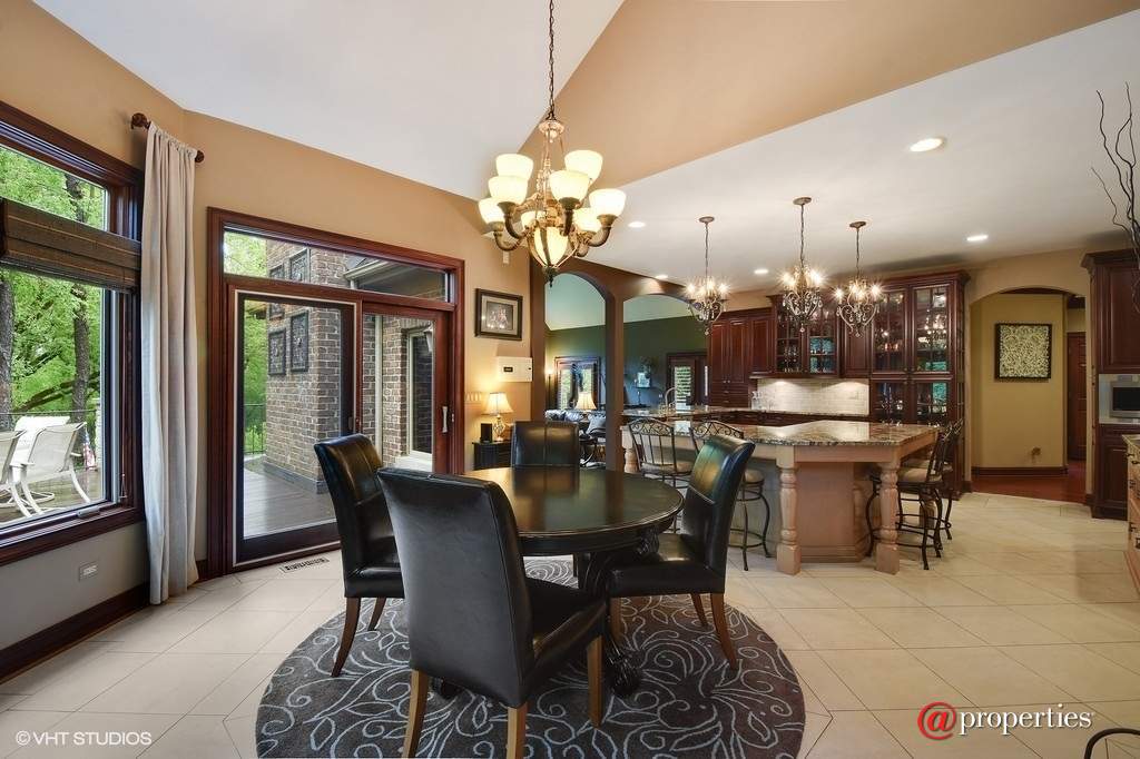 284 Fox Harbor Drive Trout Valley, Illinois 60013 - Kitchen / Breakfast Room