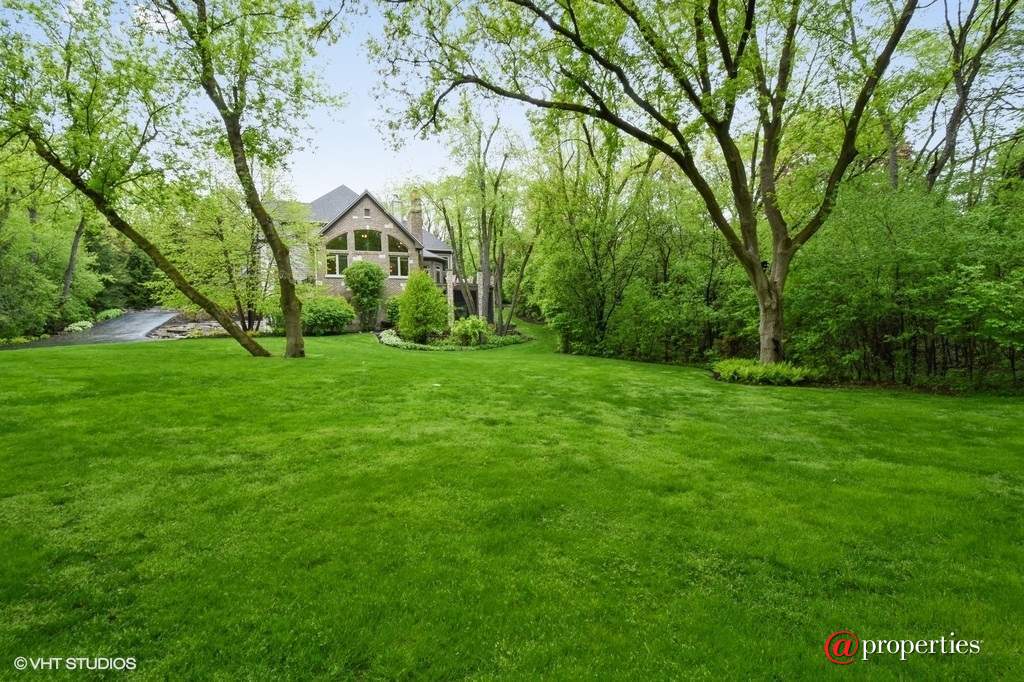 284 Fox Harbor Drive Trout Valley, Illinois 60013 - Side Yard
