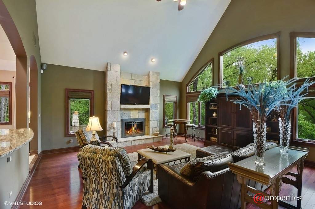 284 Fox Harbor Drive Trout Valley, Illinois 60013 - Family Room