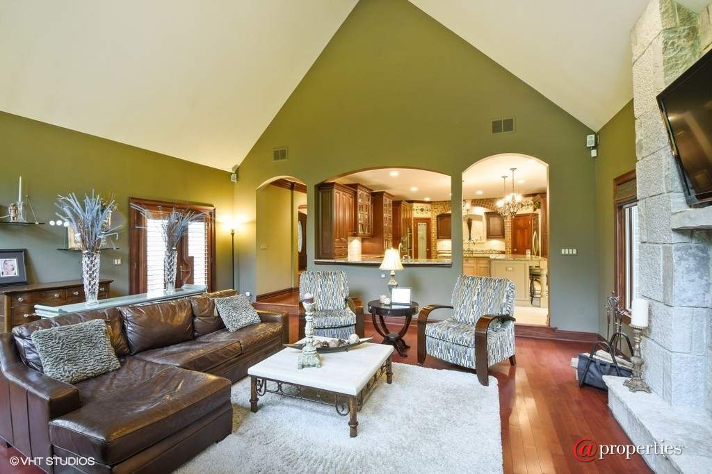 284 Fox Harbor Drive Trout Valley, Illinois 60013 - Family Room
