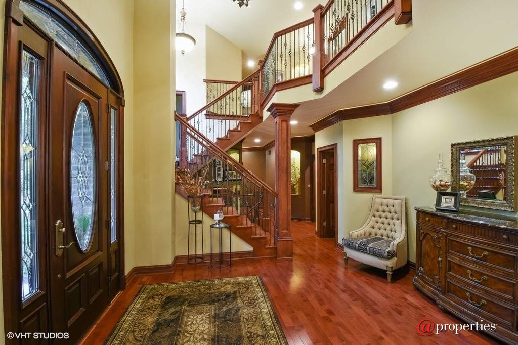 284 Fox Harbor Drive Trout Valley, Illinois 60013 - Foyer