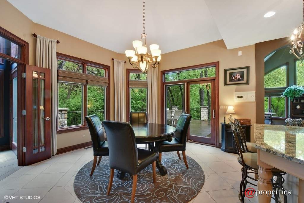 284 Fox Harbor Drive Trout Valley, Illinois 60013 - Breakfast Area
