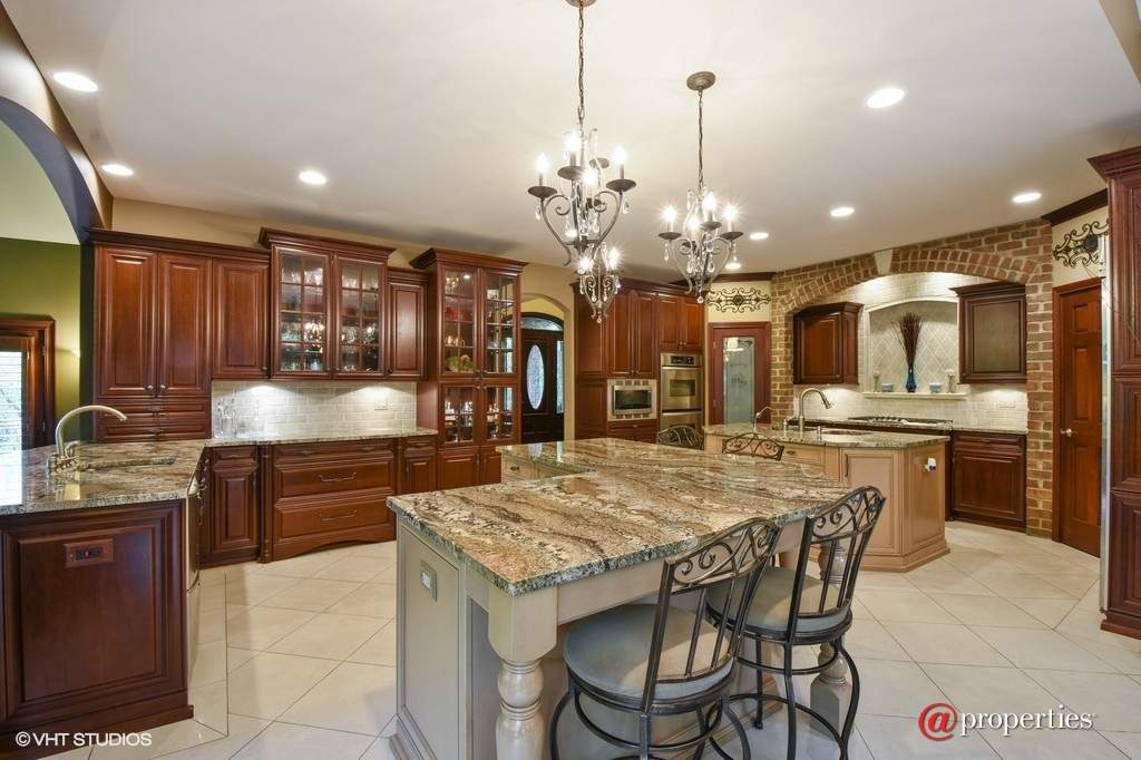 284 Fox Harbor Drive Trout Valley, Illinois 60013 - Kitchen