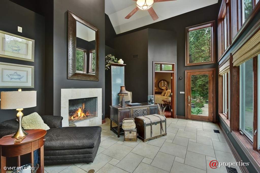 284 Fox Harbor Drive Trout Valley, Illinois 60013 - Sun Room / Office