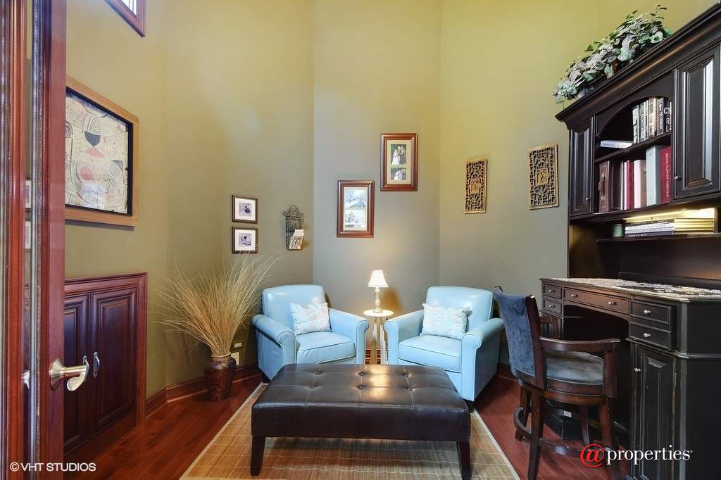 284 Fox Harbor Drive Trout Valley, Illinois 60013 - Library