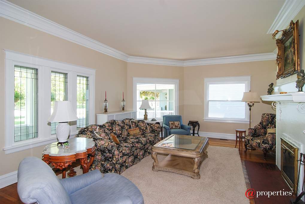 544 Keystone Avenue River Forest, Illinois 60305 - Living Room