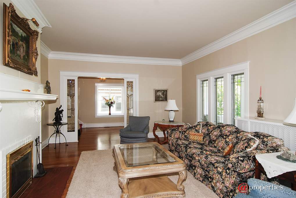 544 Keystone Avenue River Forest, Illinois 60305 - Living Room