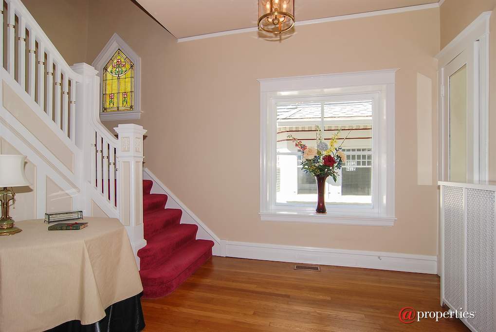 544 Keystone Avenue River Forest, Illinois 60305 - Foyer