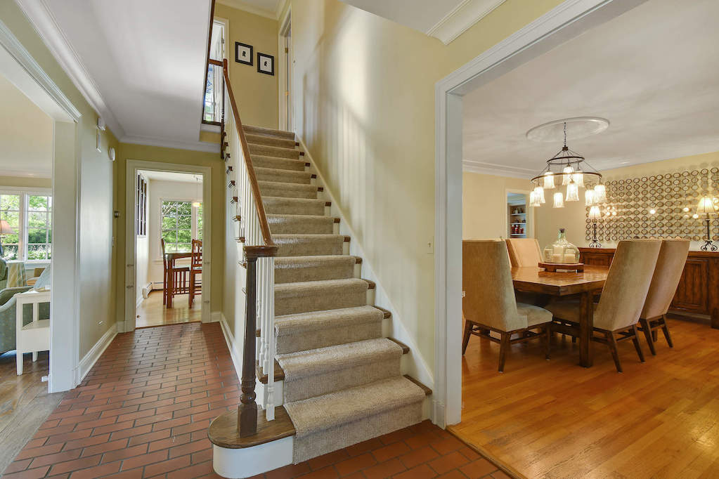 17 Oakdene East Barrington Hills, Illinois 60010 - Foyer