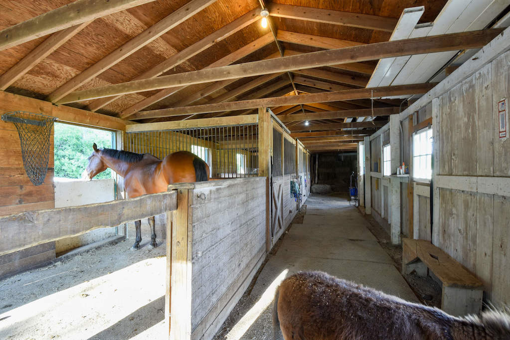 17 Oakdene East Barrington Hills, Illinois 60010 - Barn
