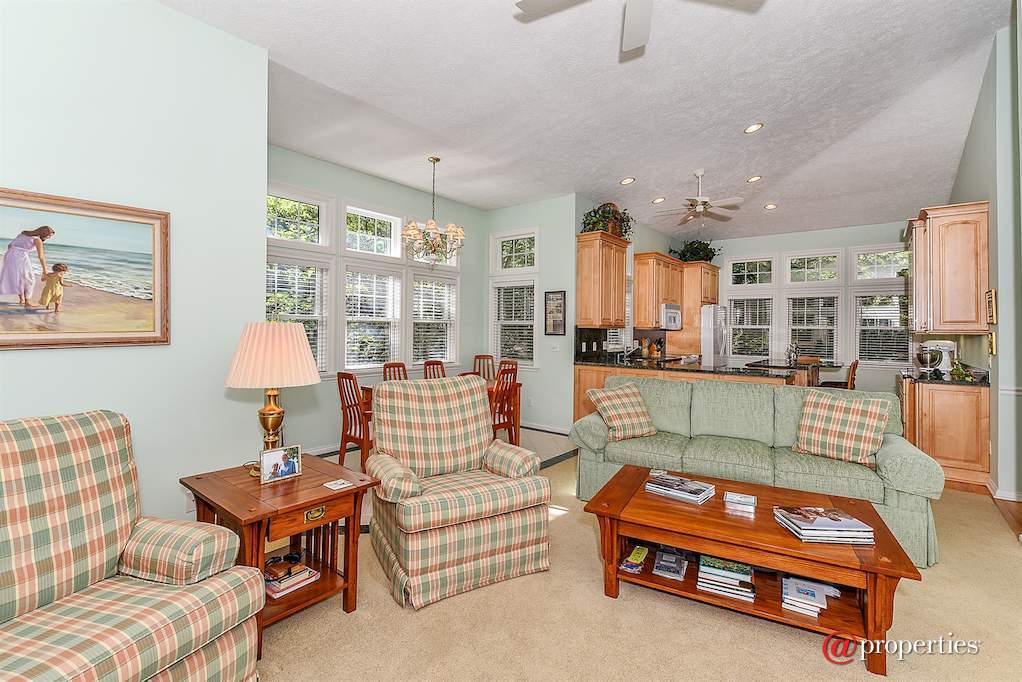 18500 Dunecrest Drive #24 New Buffalo, Michigan 49117 - Livingroom