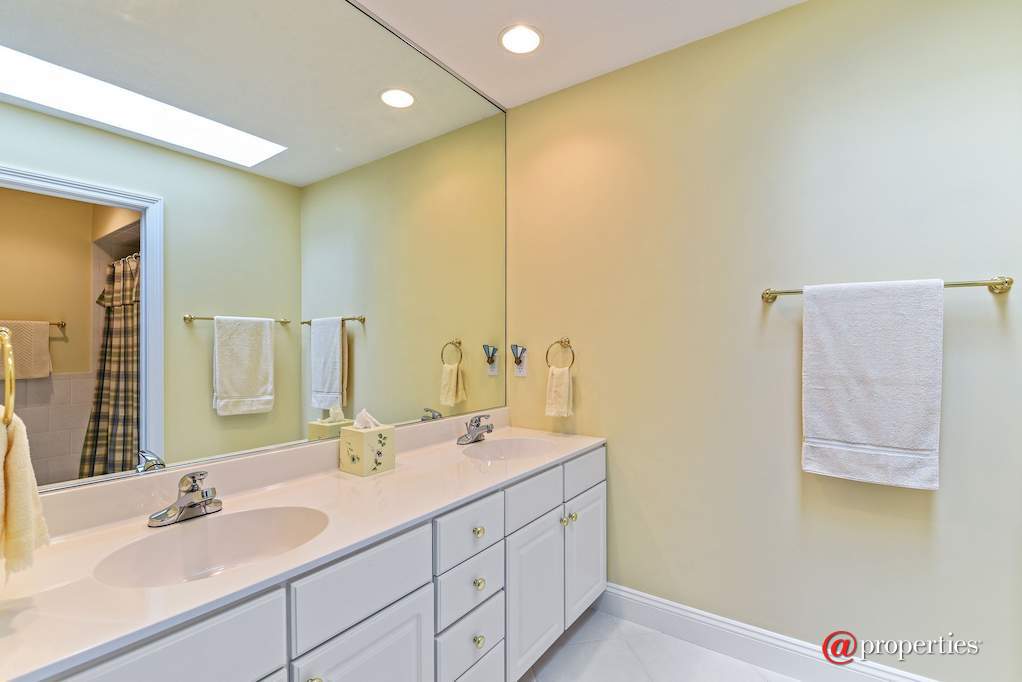 18500 Dunecrest Drive #24 New Buffalo, Michigan 49117 - 2nd Bathroom