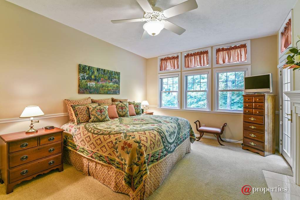 18500 Dunecrest Drive #24 New Buffalo, Michigan 49117 - Master Bedroom