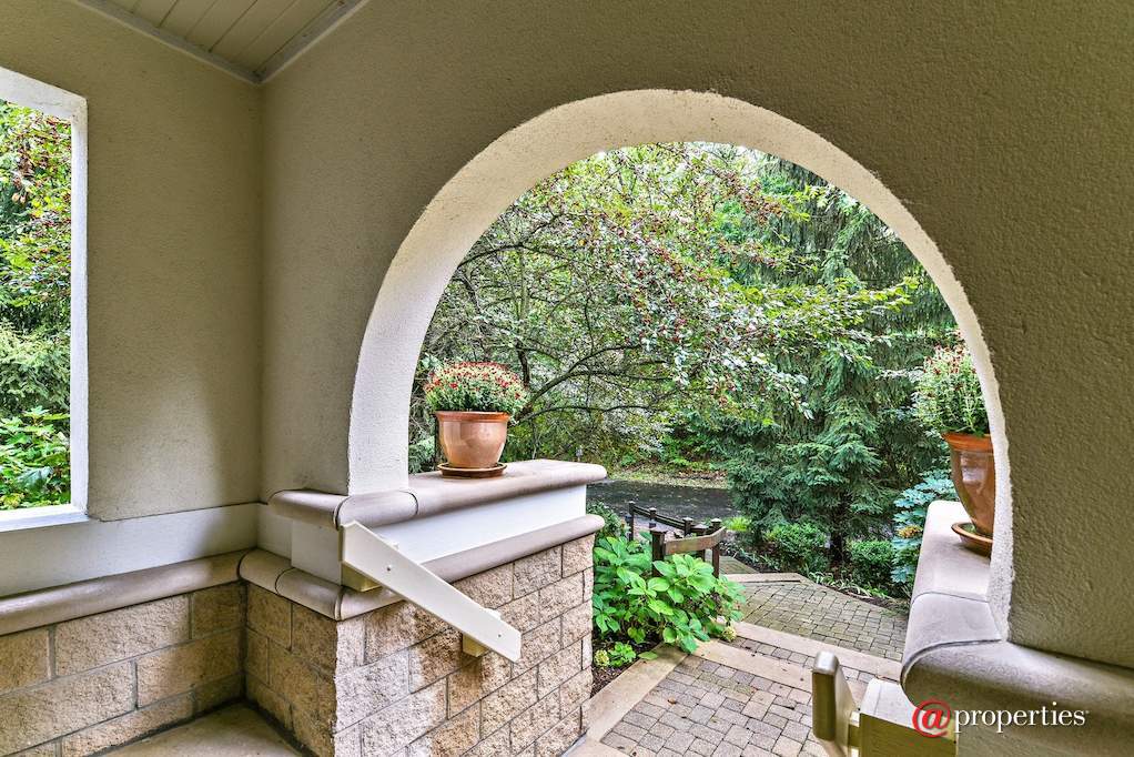 18500 Dunecrest Drive #24 New Buffalo, Michigan 49117 - Entryway