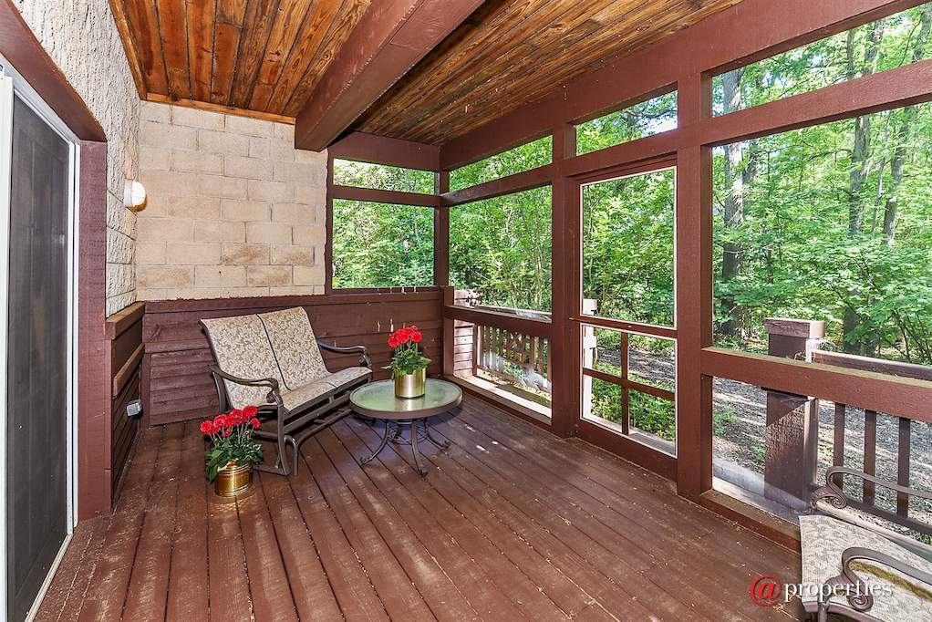 18500 Dunecrest Drive #24 New Buffalo, Michigan 49117 - Screened Porch