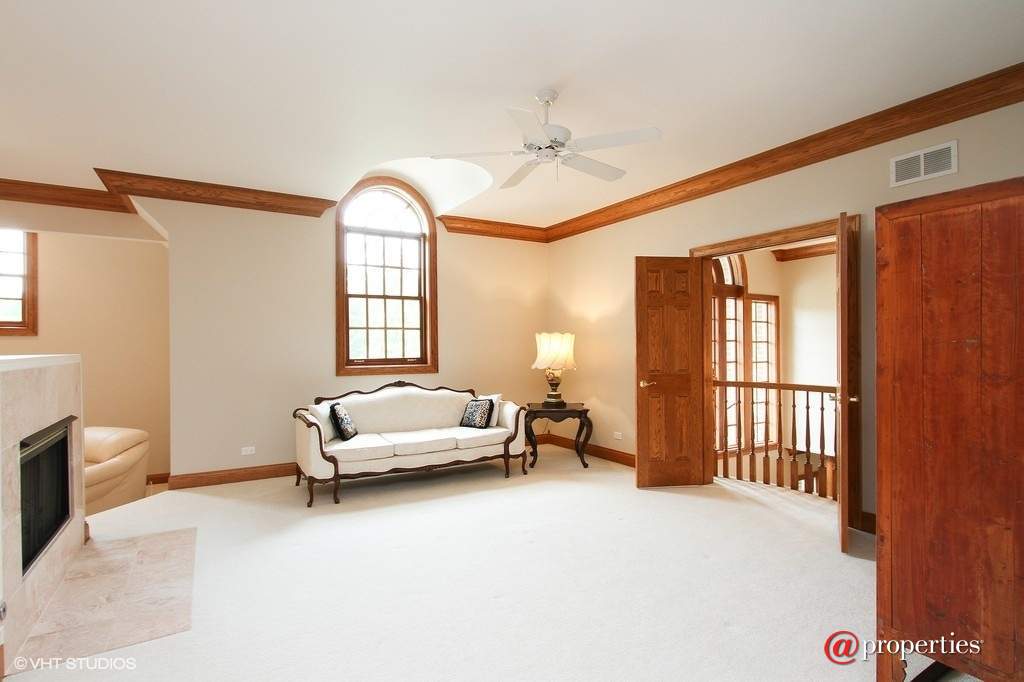 28532 N Sky Crest Drive Ivanhoe, Illinois 60060 - Sitting Area - Master Bedroom