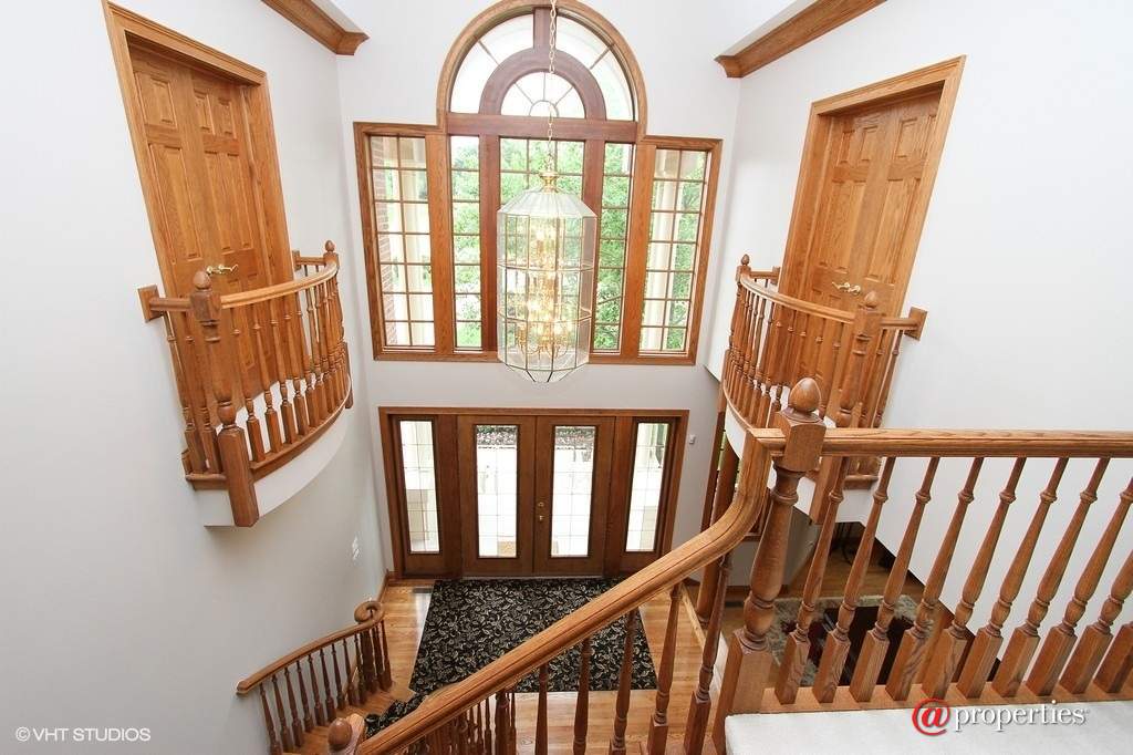 28532 N Sky Crest Drive Ivanhoe, Illinois 60060 - Foyer
