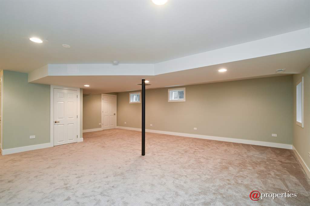 1041 Old Colony Road Lake Forest, Illinois 60045 - Recreation Room-Basement