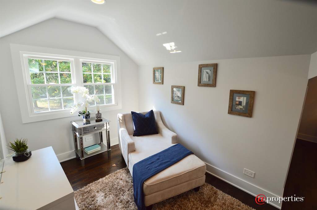 1041 Old Colony Road Lake Forest, Illinois 60045 - Master Bedroom