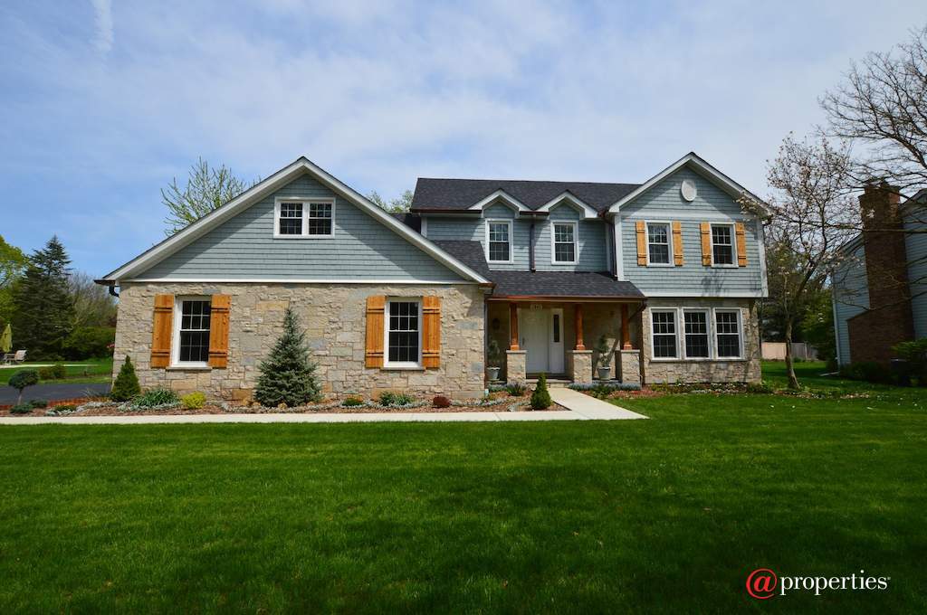 1041 Old Colony Road Lake Forest, Illinois 60045 - Front View