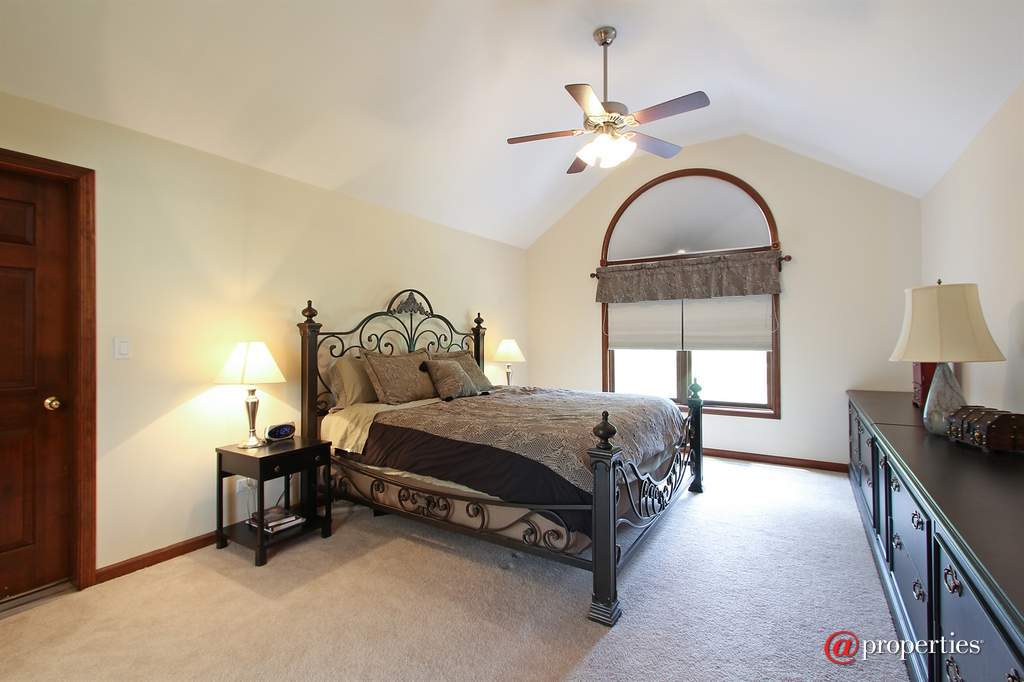 22056 N Old Farm Road Deer Park, Illinois 60010 - Master Bedroom
