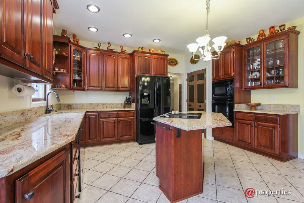 22056 N Old Farm Road Deer Park, Illinois 60010 - Kitchen