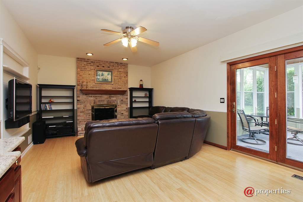 22056 N Old Farm Road Deer Park, Illinois 60010 - Family Room