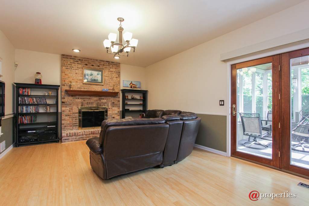 22056 N Old Farm Road Deer Park, Illinois 60010 - Family Room