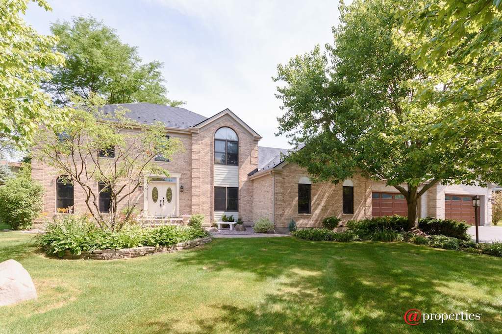 22056 N Old Farm Road Deer Park, Illinois 60010 - Front View