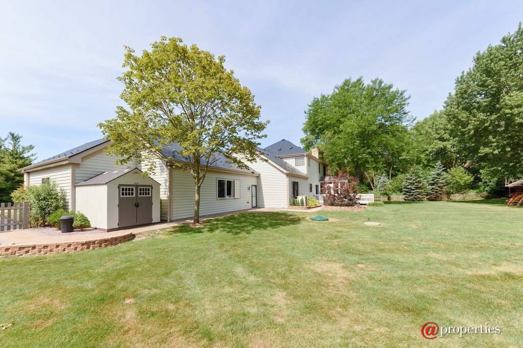 22056 N Old Farm Road Deer Park, Illinois 60010 - Side View