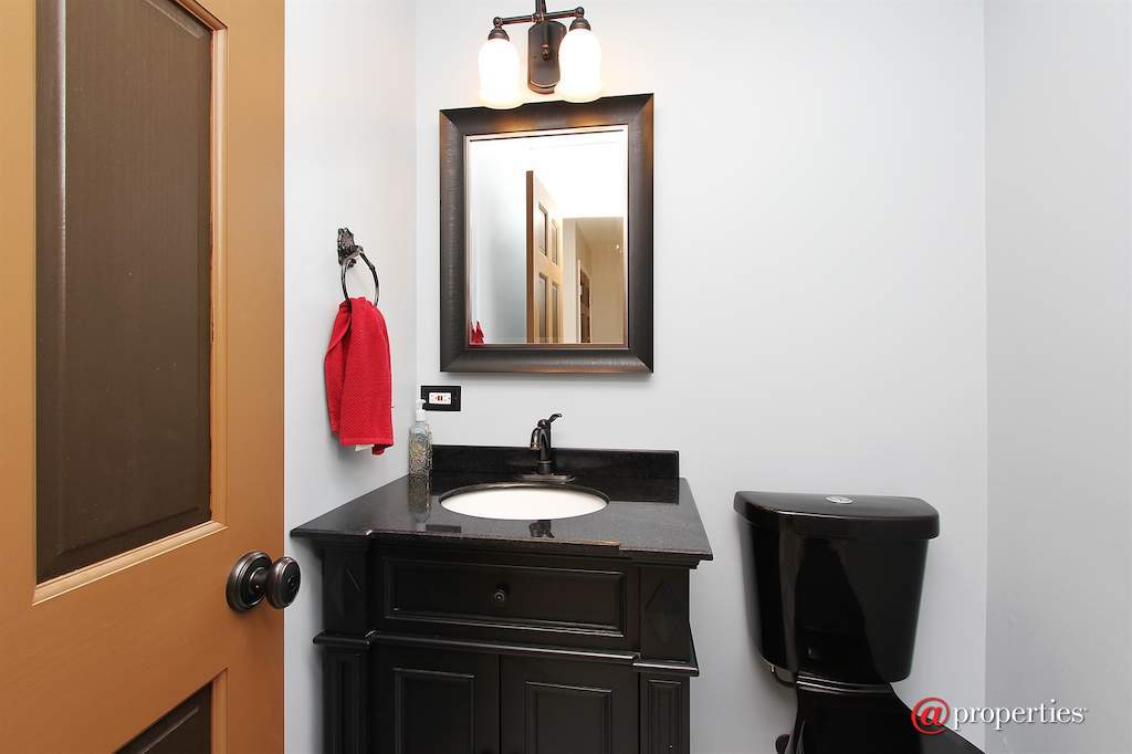 22056 N Old Farm Road Deer Park, Illinois 60010 - Half Bath