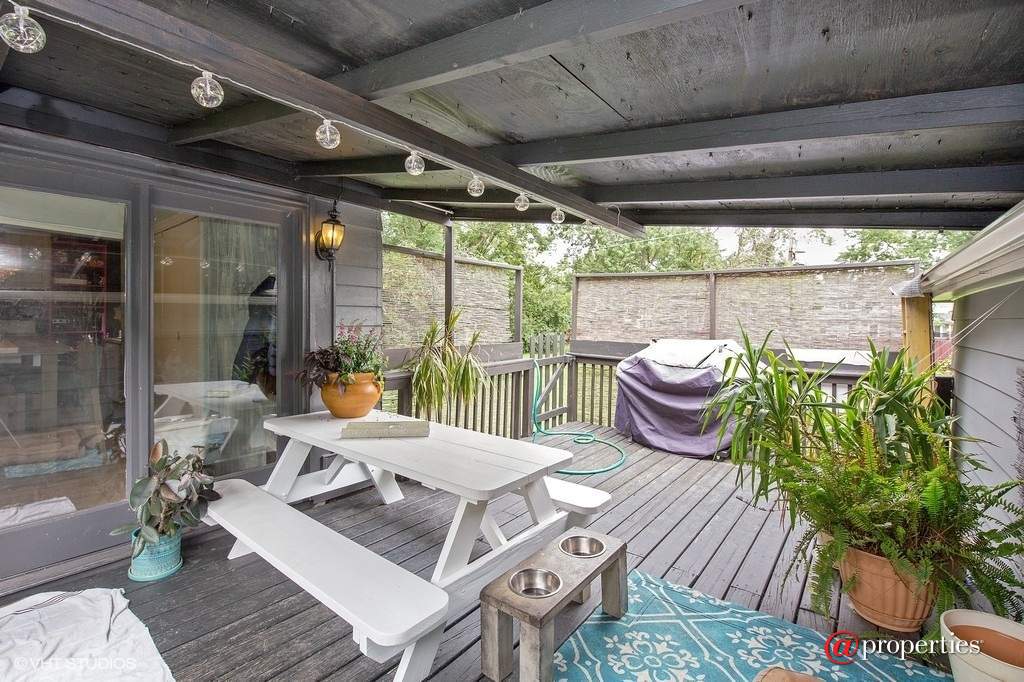 17W330 White Pine Road Bensenville, Illinois 60106 - Deck